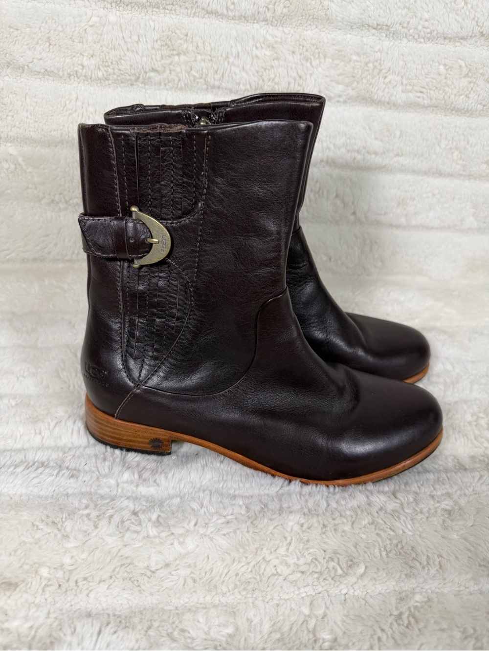 UGG Finnegan Brown Leather Zip Up Ankle Boot 1919 Women's Size 6